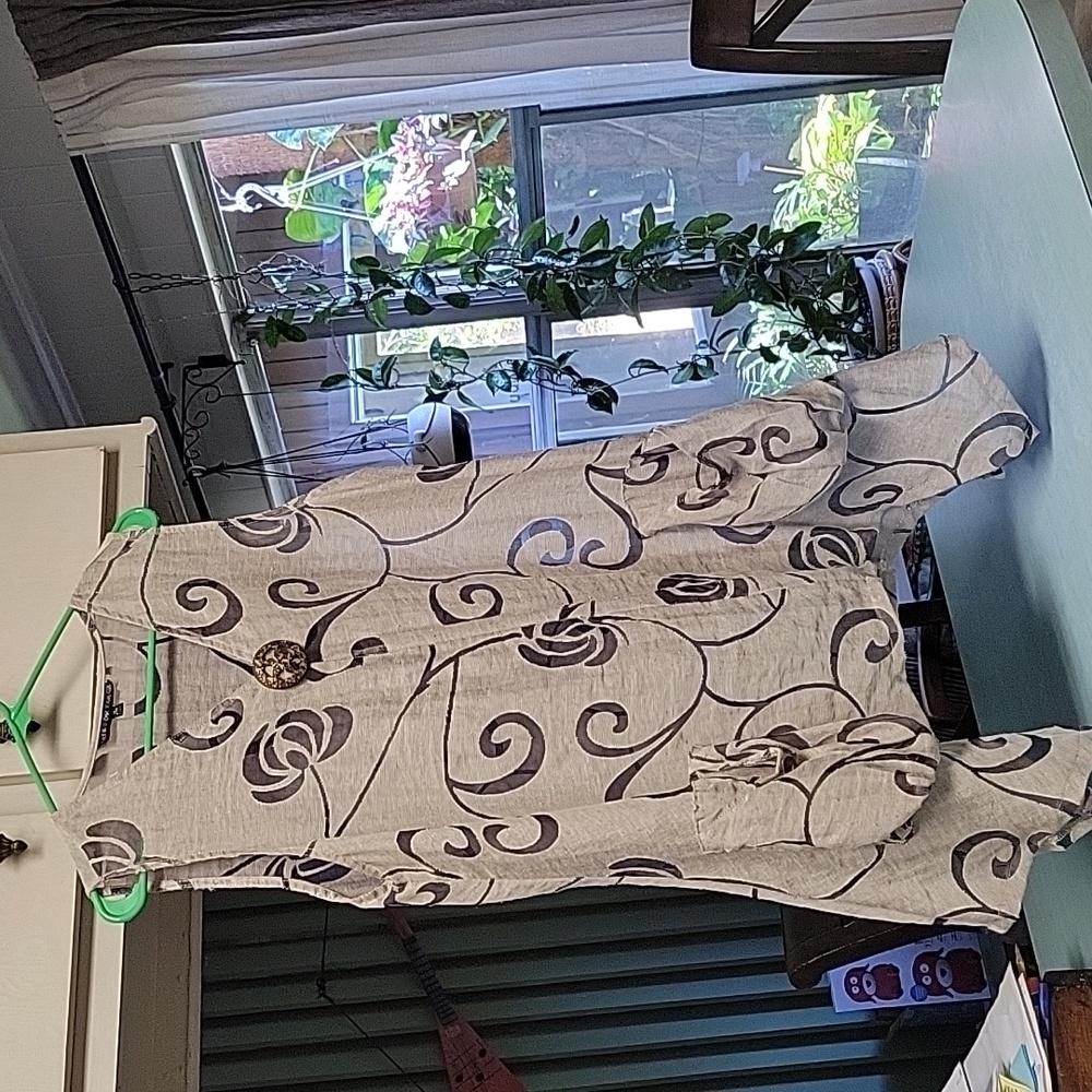 Mirror or Image linen top.
